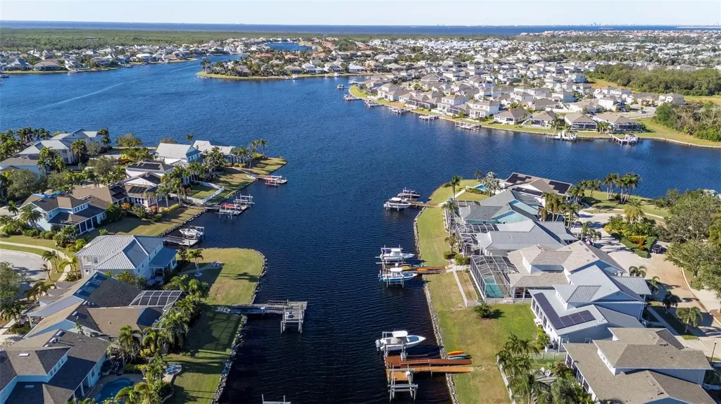 5210 Covesound Way Apollo Beach FL 33572