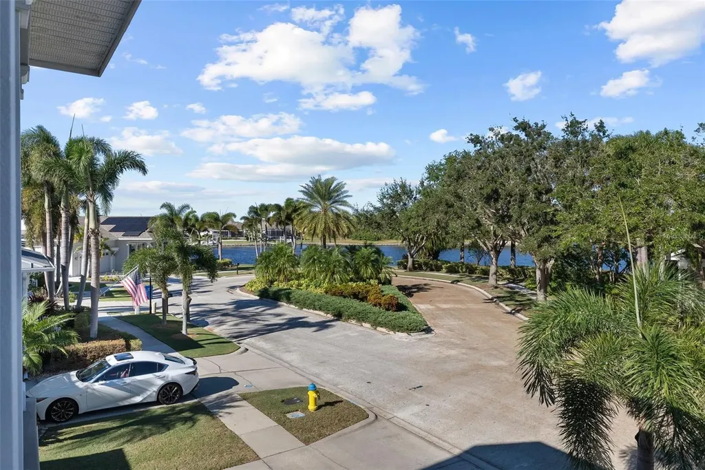 5210 Covesound Way Apollo Beach FL 33572