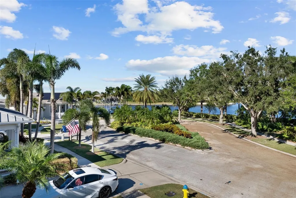 5210 Covesound Way Apollo Beach FL 33572
