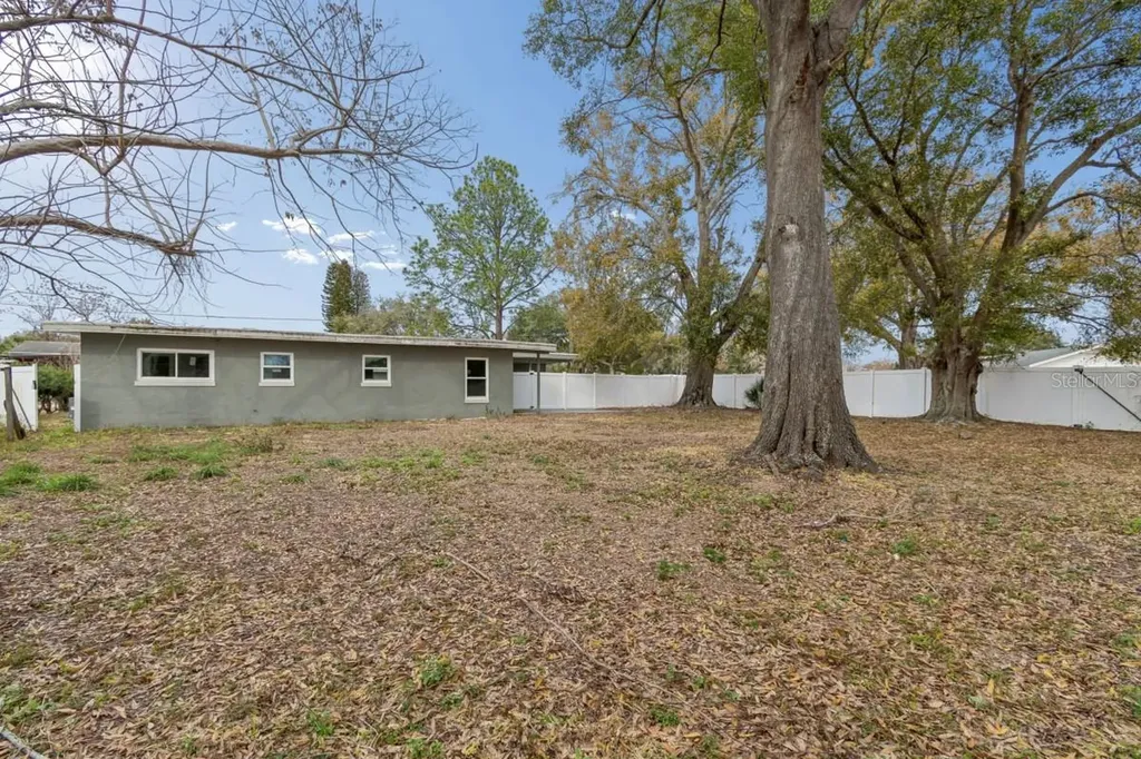 1645 Avenue C NE Winter Haven FL 33881