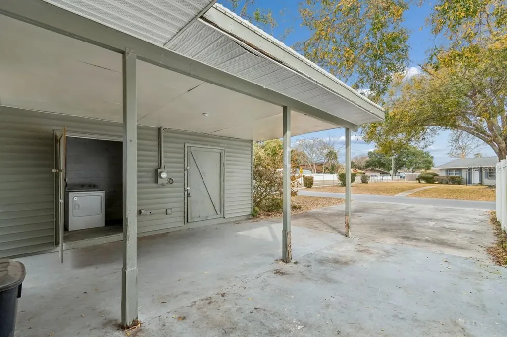1645 Avenue C NE Winter Haven FL 33881