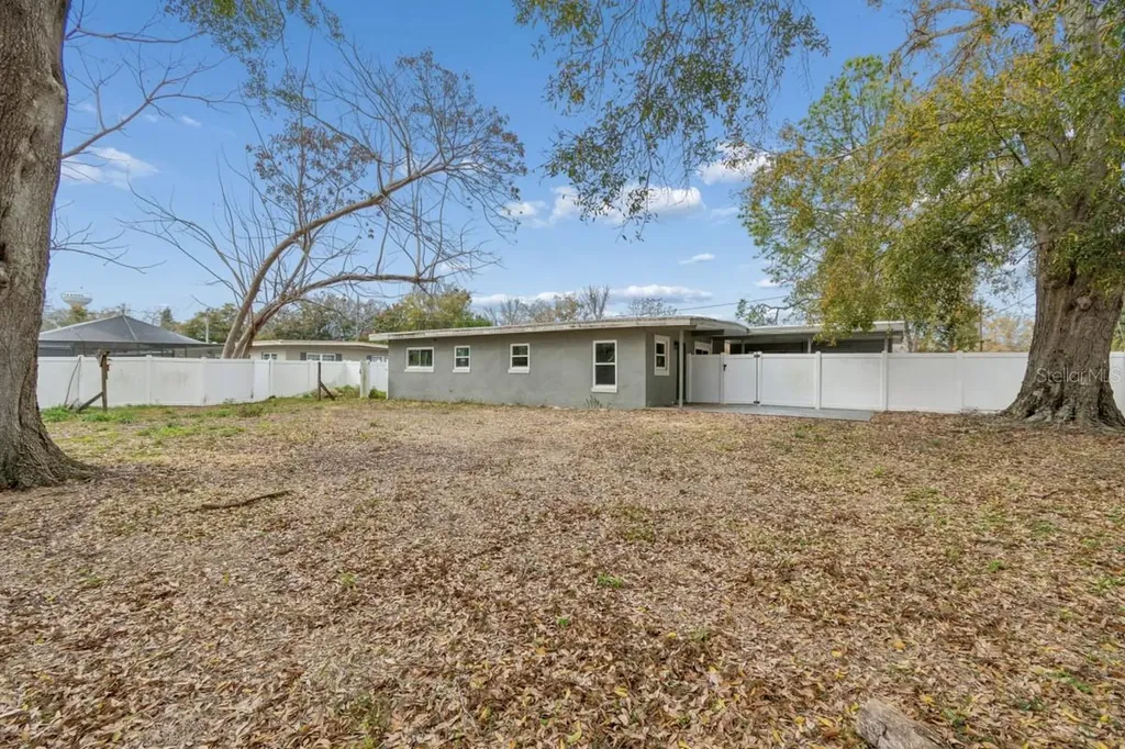 1645 Avenue C NE Winter Haven FL 33881