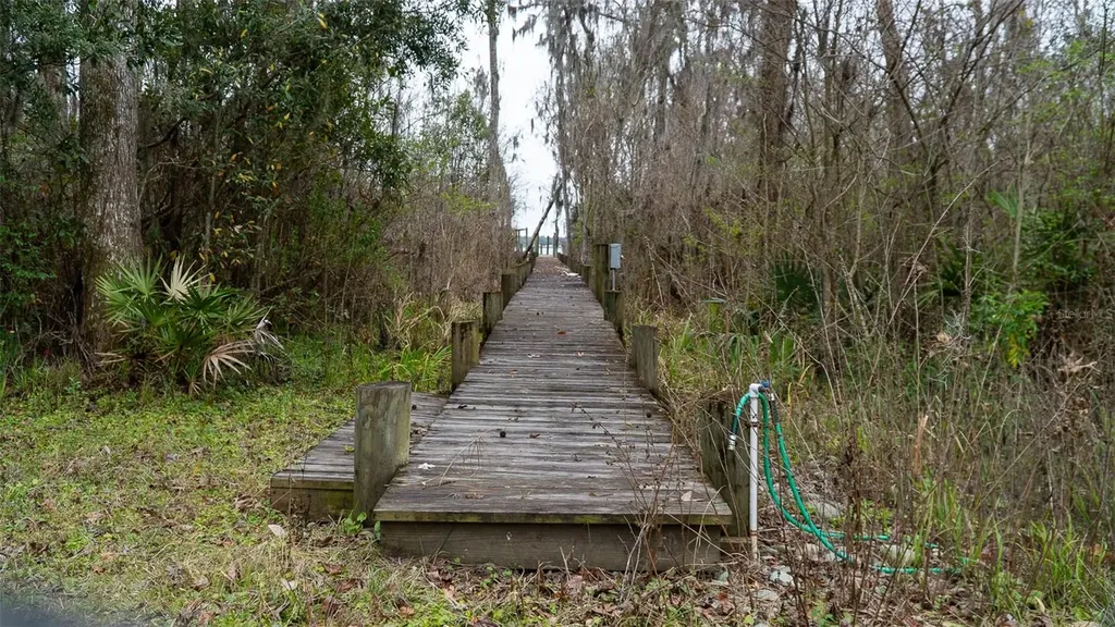 455 W River Road Palatka FL 32177