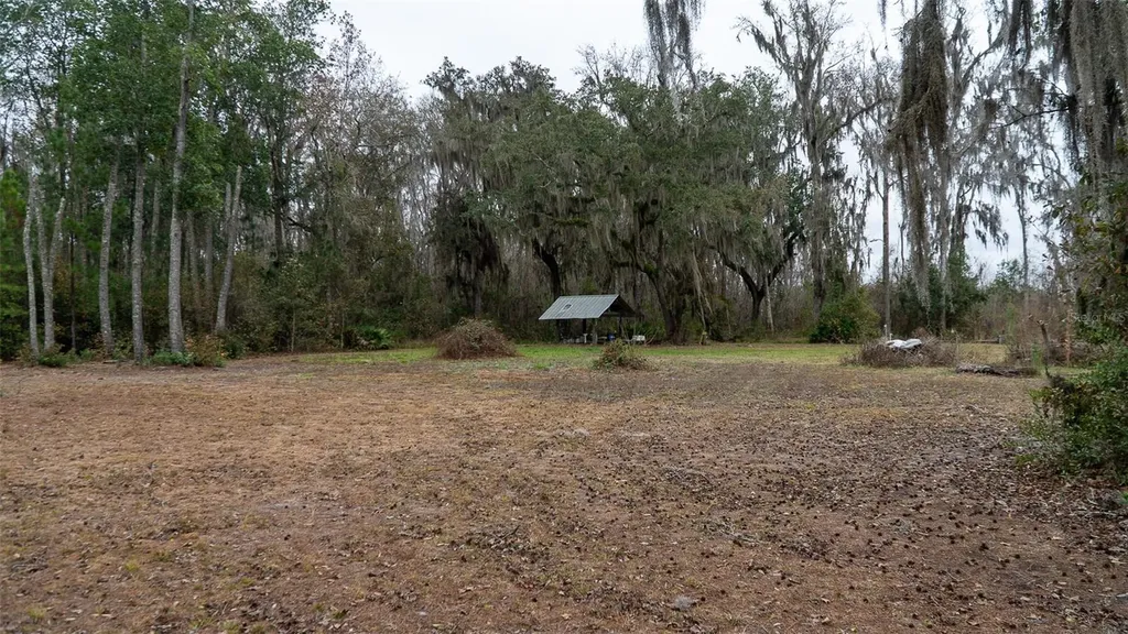 455 W River Road Palatka FL 32177