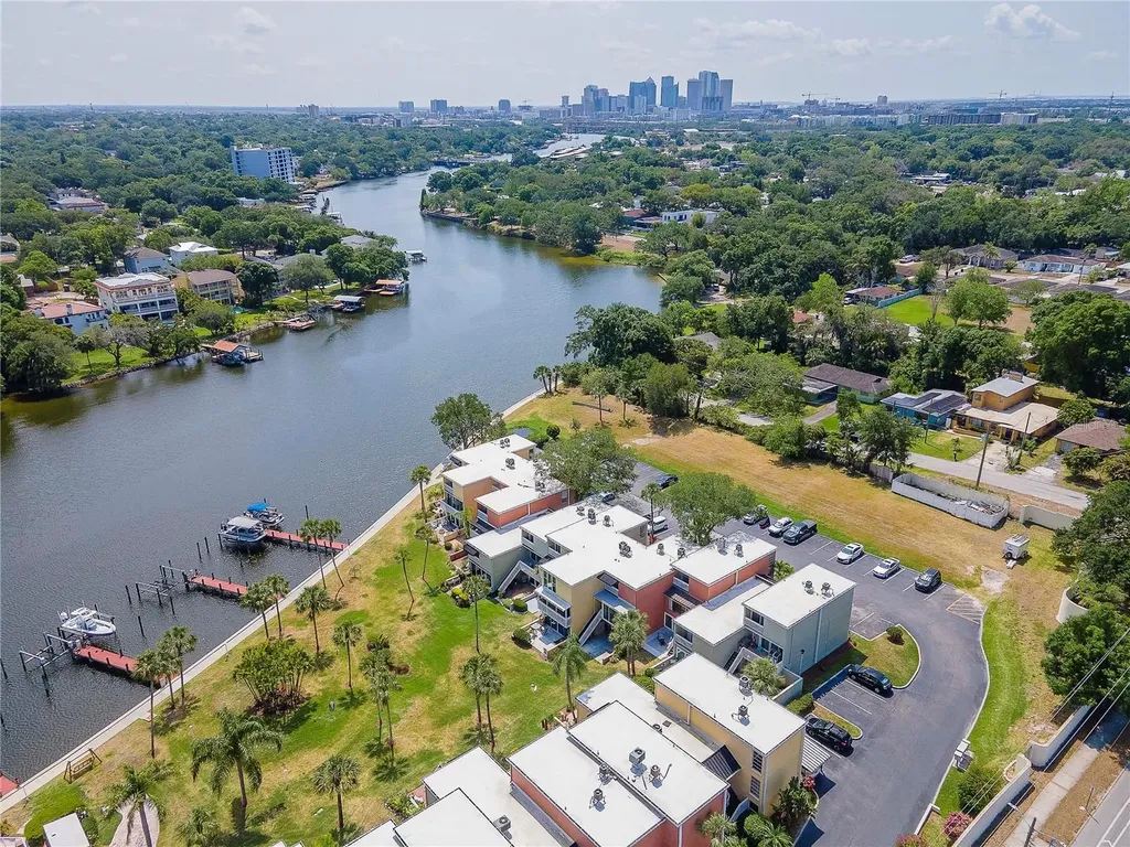 2424 W Tampa Bay Boulevard Tampa FL 33607