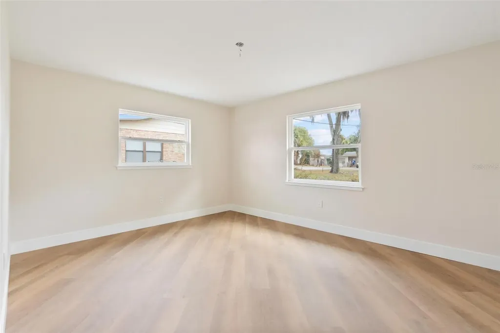 1310 E Crooked Lake Drive Eustis FL 32726