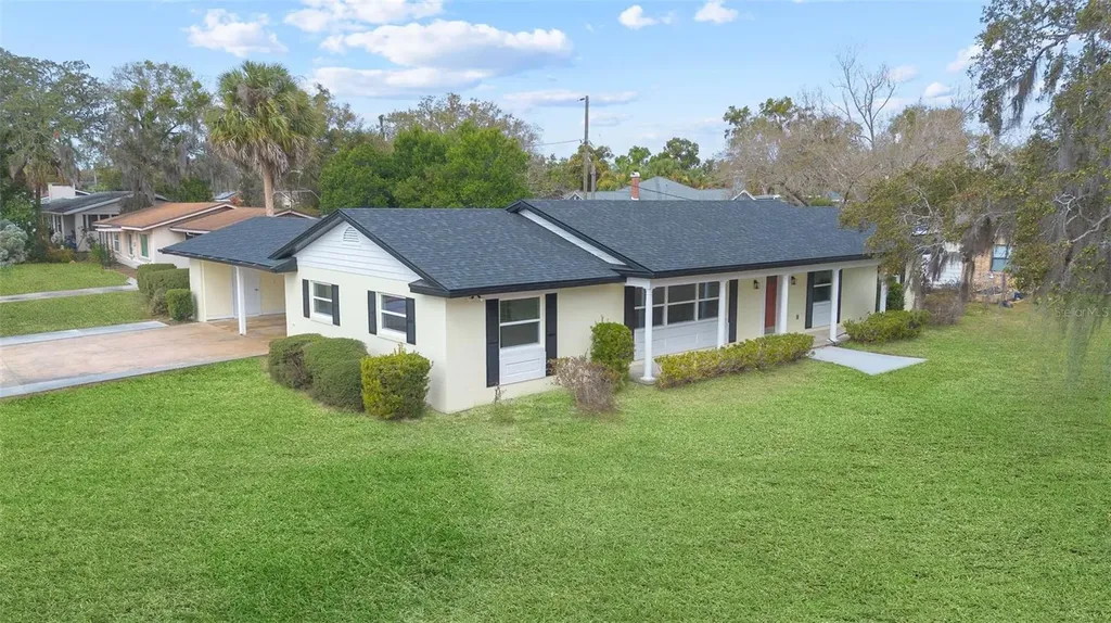 1310 E Crooked Lake Drive Eustis FL 32726