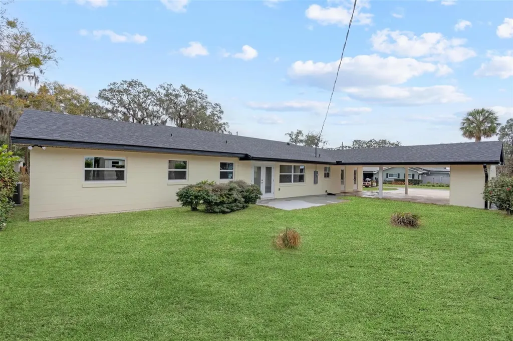 1310 E Crooked Lake Drive Eustis FL 32726