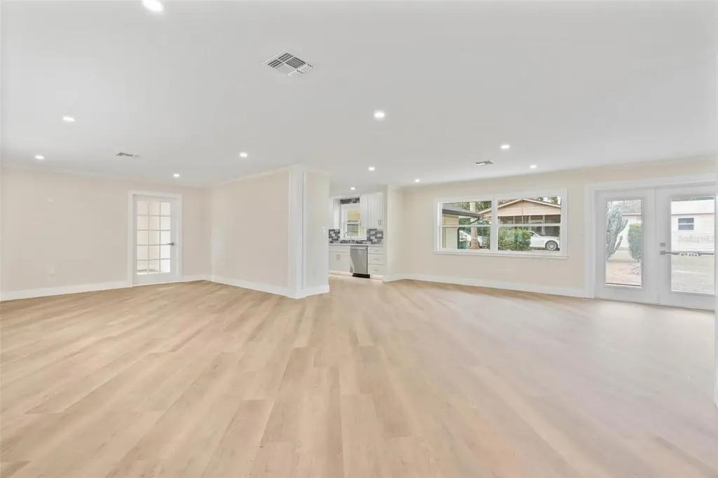 1310 E Crooked Lake Drive Eustis FL 32726