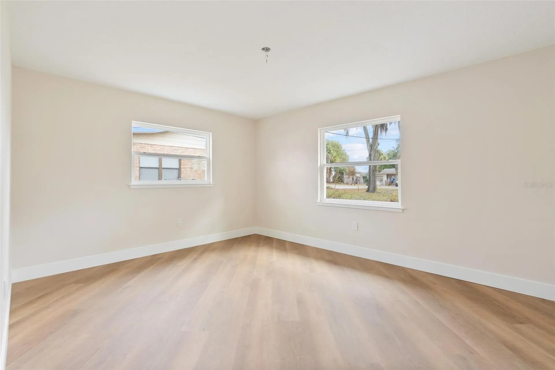 1310 E Crooked Lake Drive Eustis FL 32726