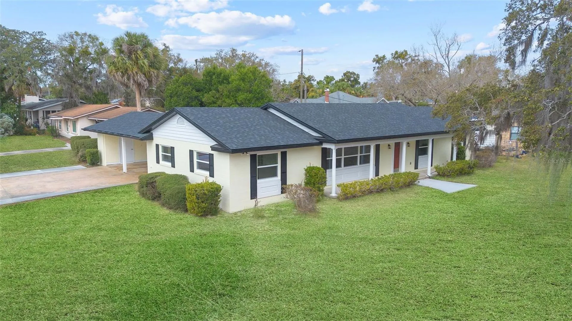 1310 E Crooked Lake Drive Eustis FL 32726