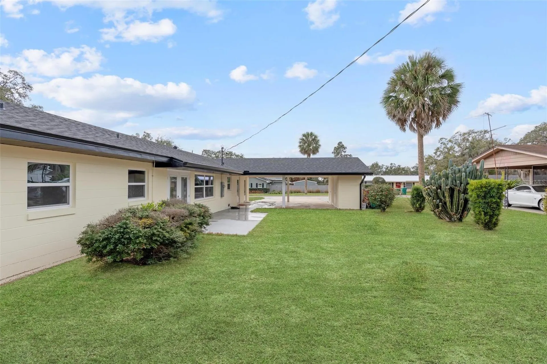 1310 E Crooked Lake Drive Eustis FL 32726