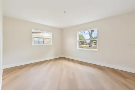 1310 E Crooked Lake Drive Eustis FL 32726