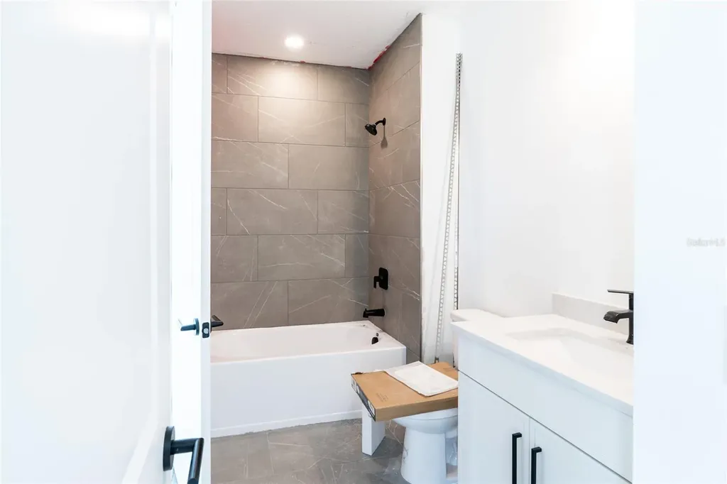 659 Maldives Trail Sarasota FL 34234