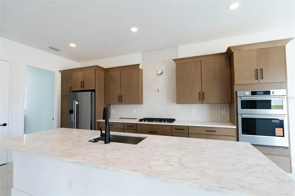 659 Maldives Trail Sarasota FL 34234