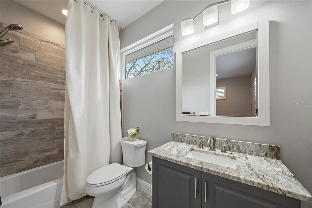 2207 Wisteria Street Sarasota FL 34239