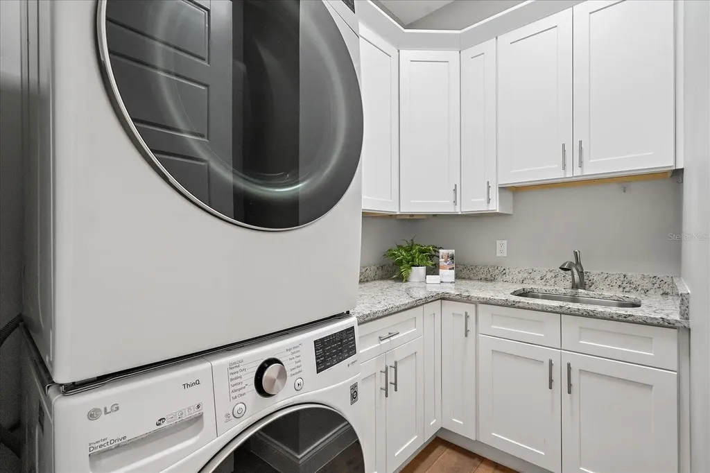 2207 Wisteria Street Sarasota FL 34239