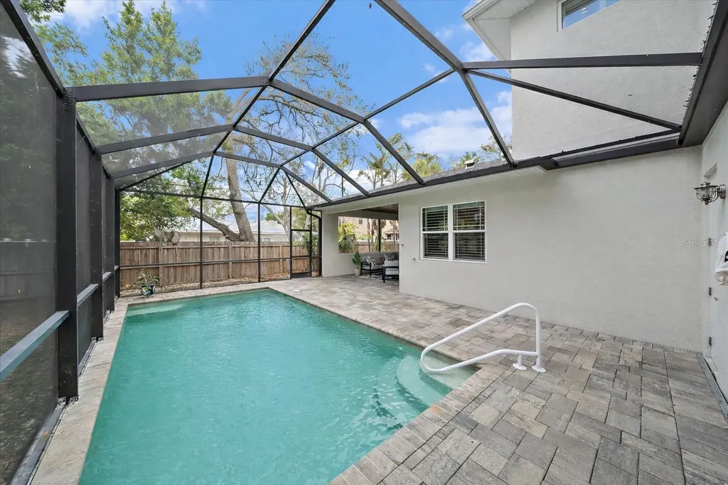 2207 Wisteria Street Sarasota FL 34239