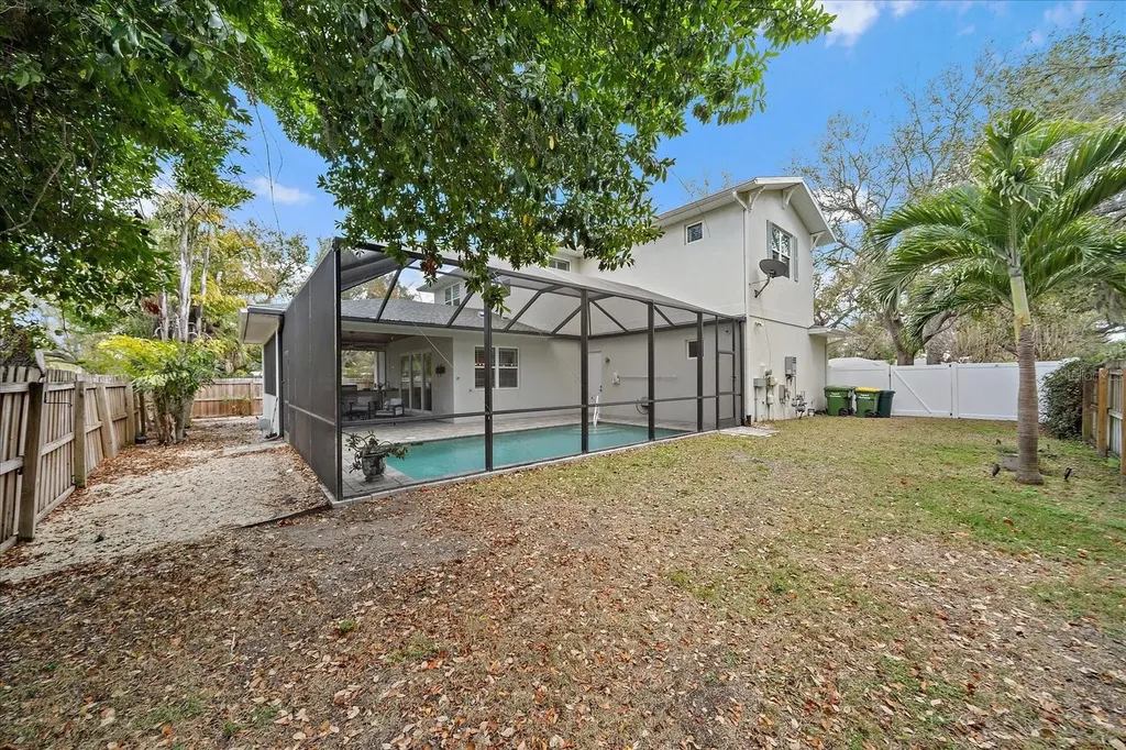2207 Wisteria Street Sarasota FL 34239