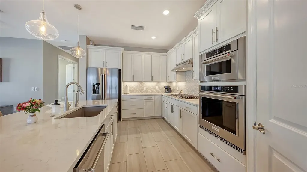 7675 Summerland Cove Bradenton FL 34202