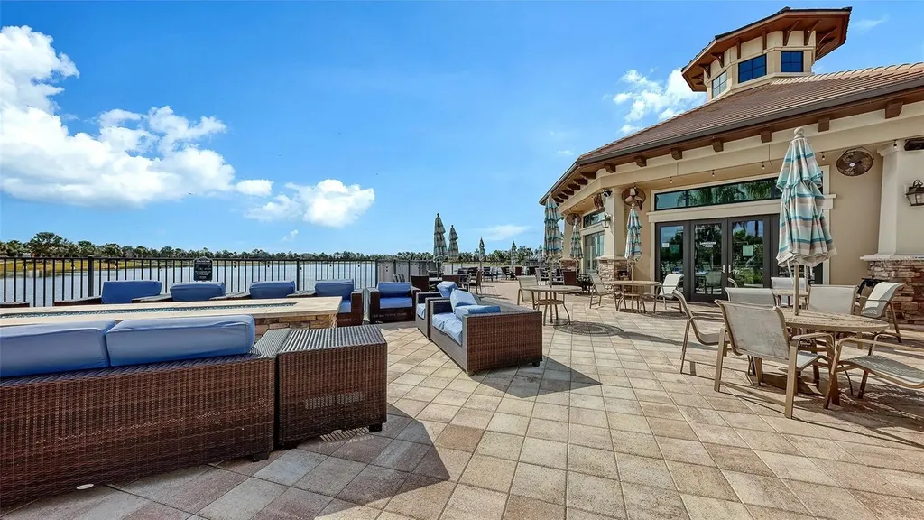 7675 Summerland Cove Bradenton FL 34202