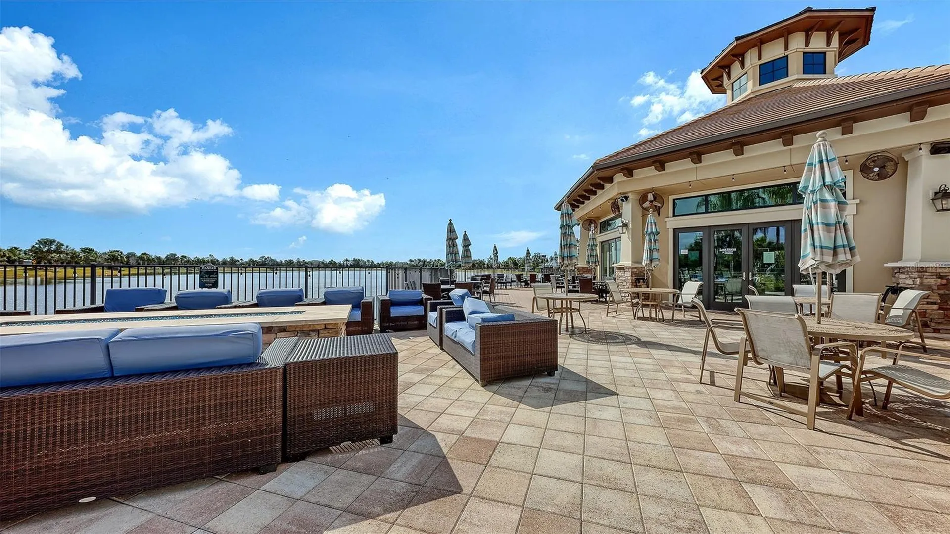 7675 Summerland Cove Bradenton FL 34202
