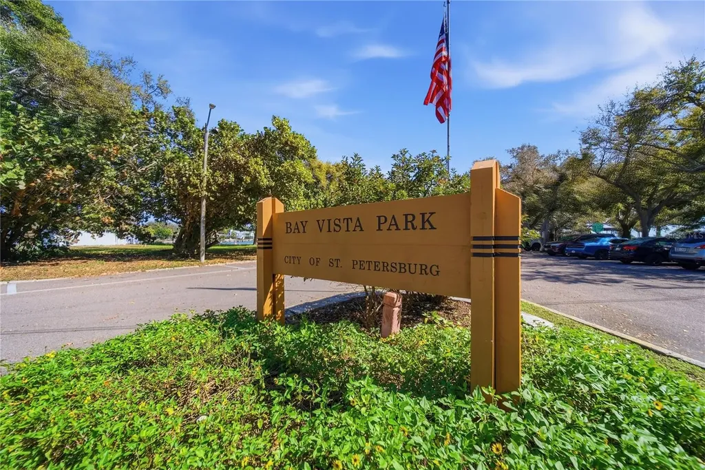718 Bay Vista Boulevard S St Petersburg FL 33705