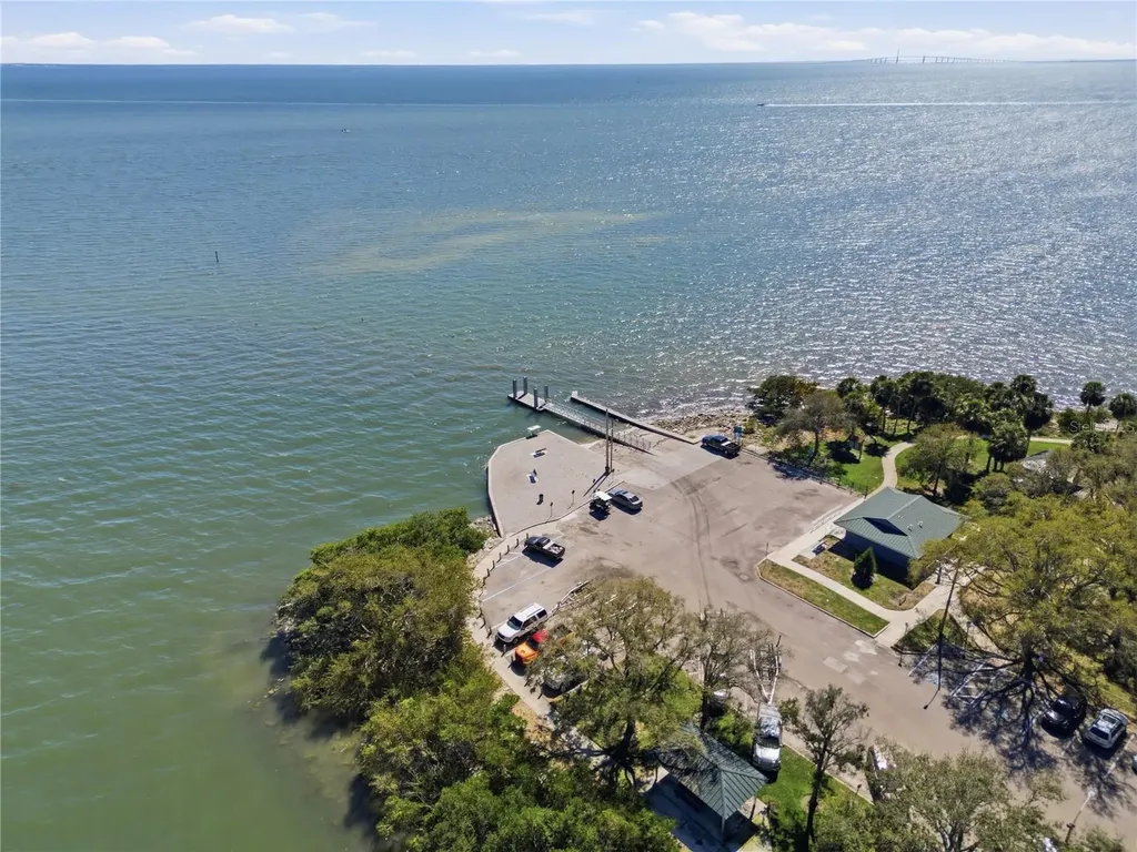 718 Bay Vista Boulevard S St Petersburg FL 33705