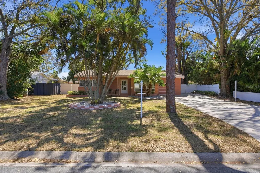 718 Bay Vista Boulevard S St Petersburg FL 33705