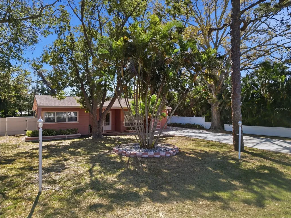 718 Bay Vista Boulevard S St Petersburg FL 33705