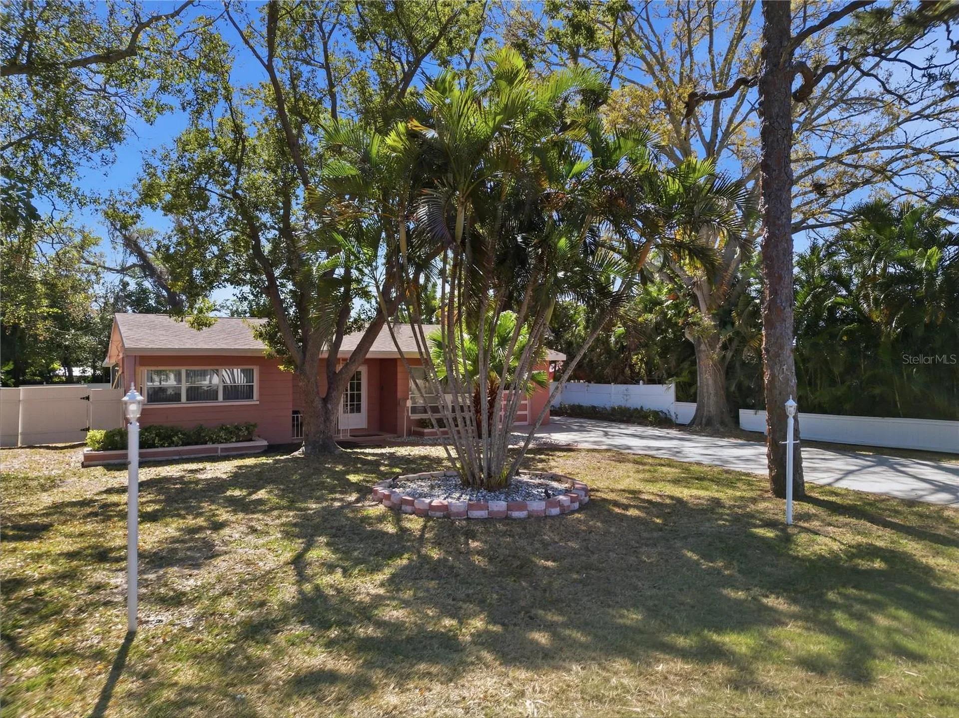 718 Bay Vista Boulevard S St Petersburg FL 33705