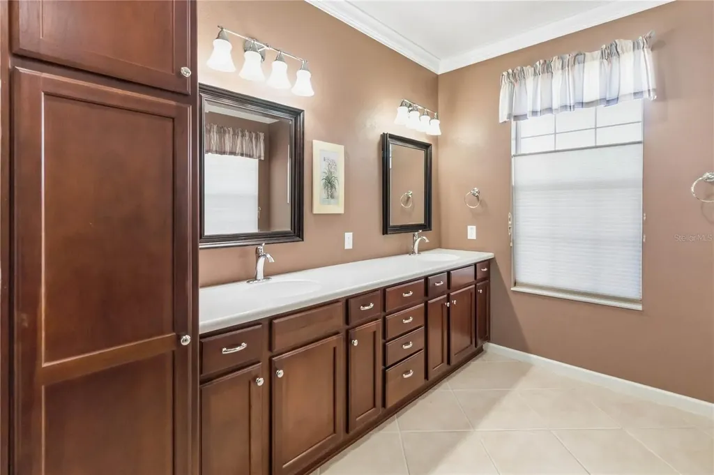 9439 SW 71st Loop Ocala FL 34481