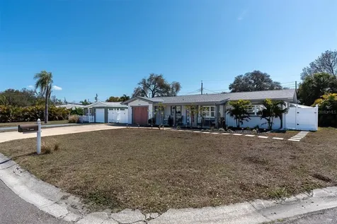 2534 Mineola Drive S Largo FL 33770