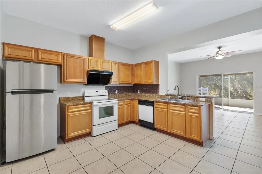5186 NE 122nd Boulevard Oxford FL 34484