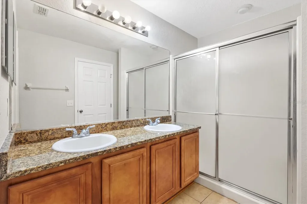 5186 NE 122nd Boulevard Oxford FL 34484