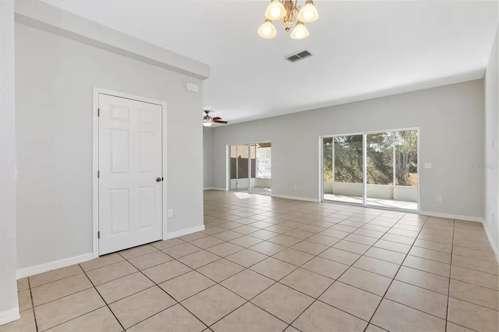 5186 NE 122nd Boulevard Oxford FL 34484