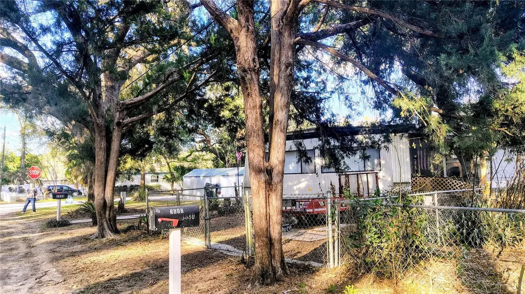 5990 NE 37th Street Silver Springs FL 34488