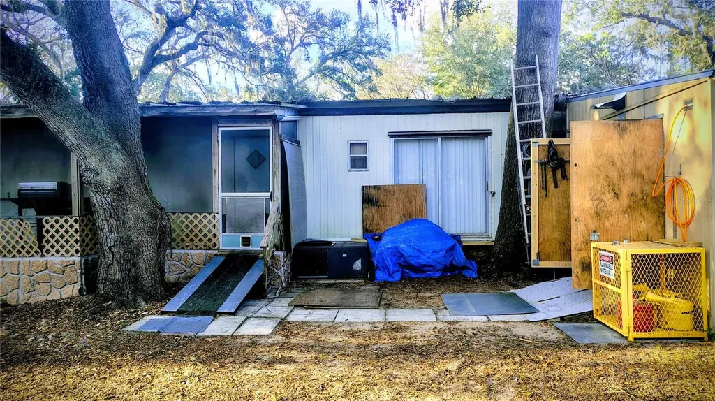 5990 NE 37th Street Silver Springs FL 34488