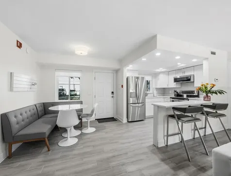 3751 S School Avenue Sarasota FL 34239