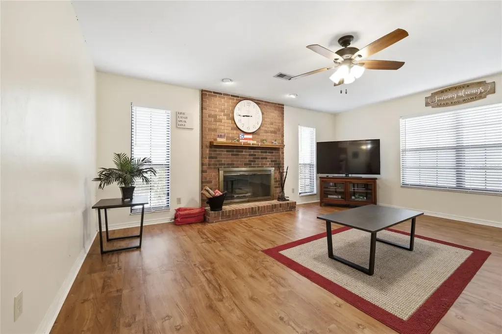 18784 NW 230th Street High Springs FL 32643