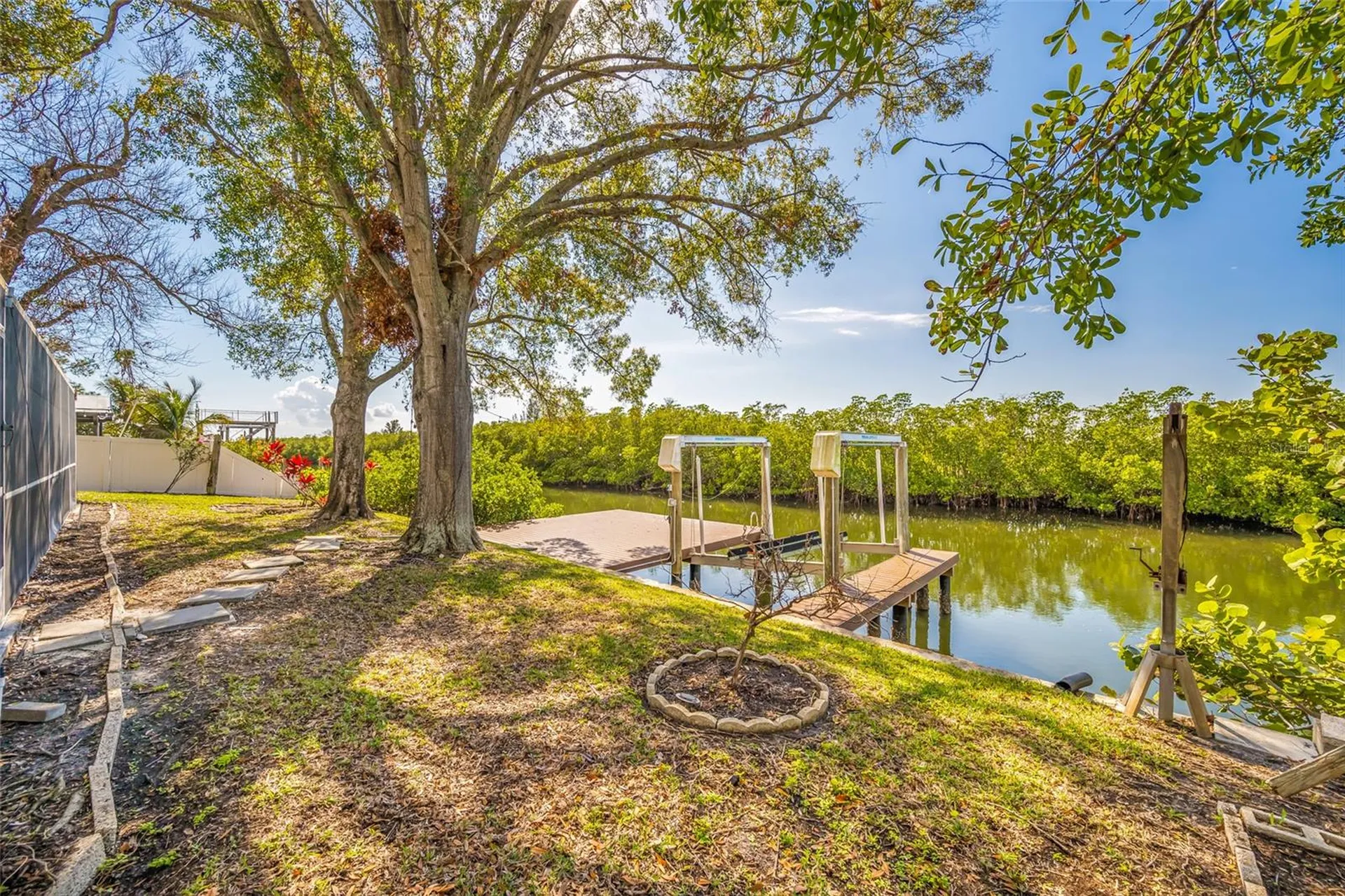 4622 Bay Crest Drive Tampa FL 33615