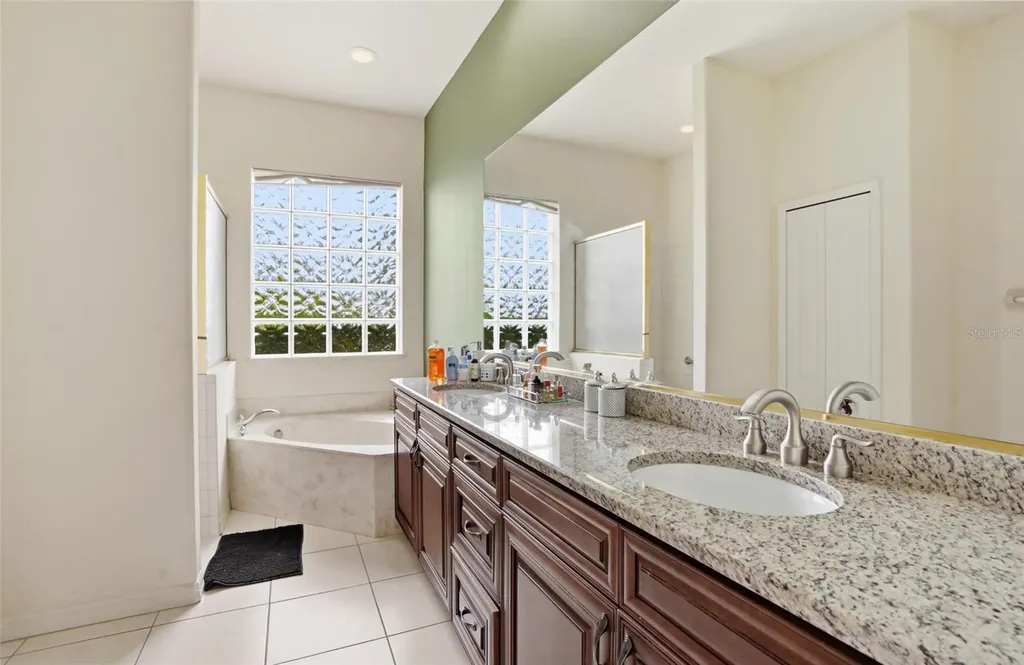 7215 Coachlight Street Sarasota FL 34243