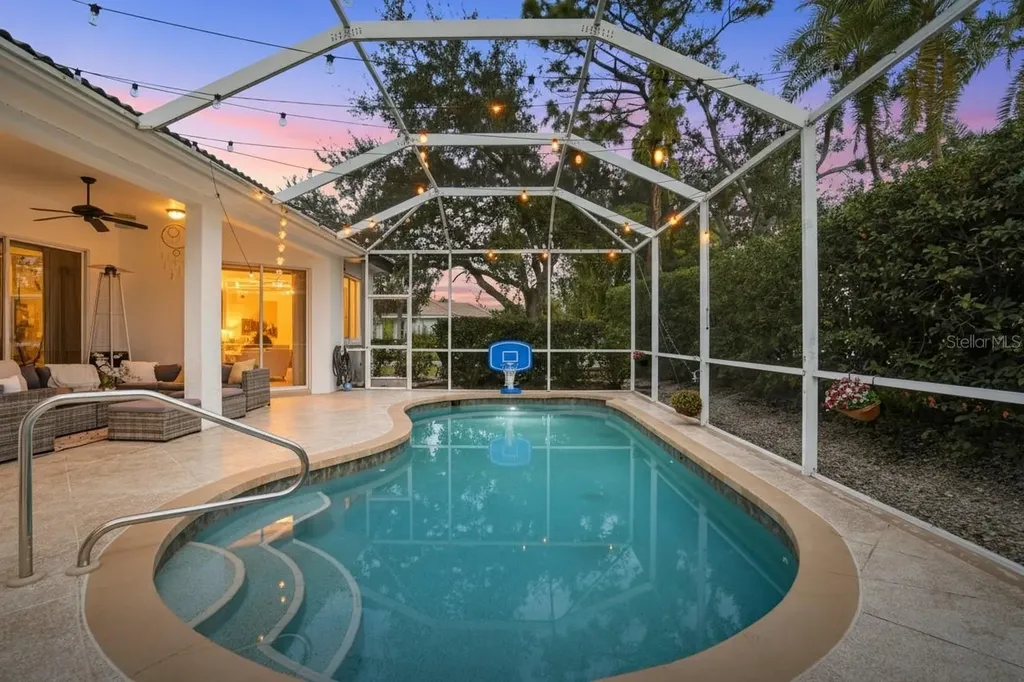 7215 Coachlight Street Sarasota FL 34243