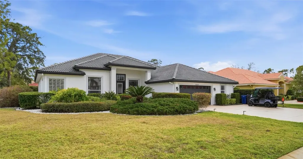 7215 Coachlight Street Sarasota FL 34243