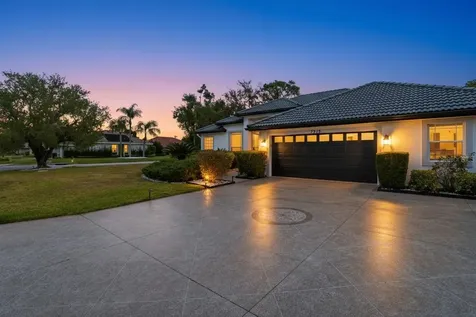 7215 Coachlight Street Sarasota FL 34243