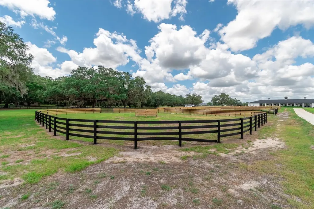 6170 NW 135th Avenue Morriston FL 32668
