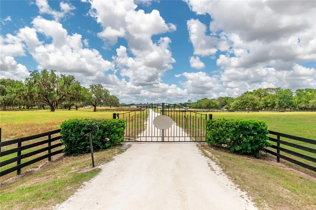 6170 NW 135th Avenue Morriston FL 32668