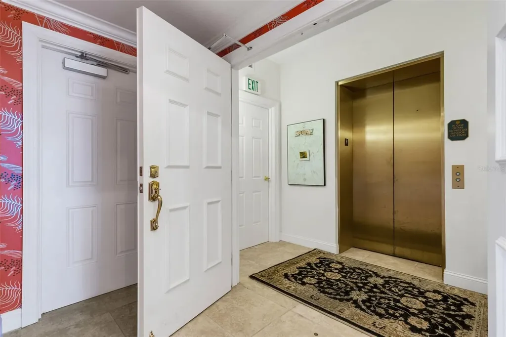 505 S Orange Avenue Sarasota FL 34236