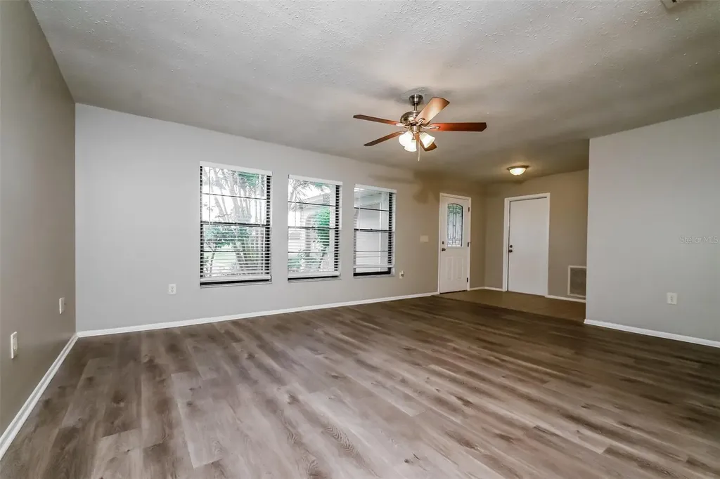 8419 Brandeis Circle E Sarasota FL 34243