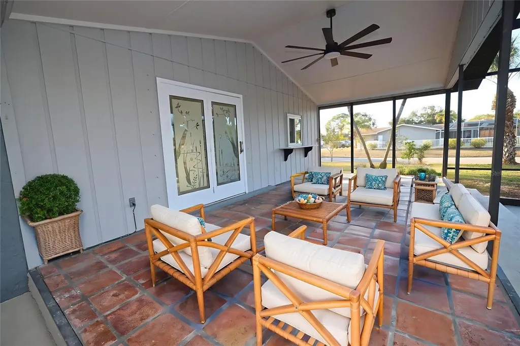 5667 Creekwood Drive Sarasota FL 34233